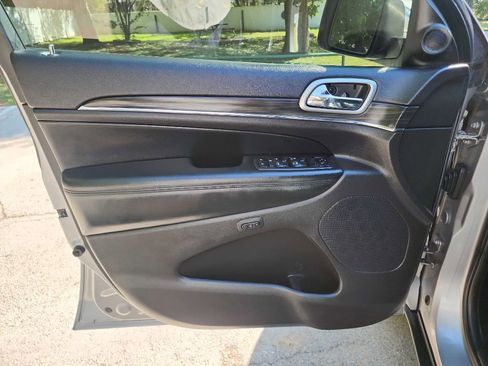 Used 2019 Jeep Grand Cherokee Limited w/ Luxury Group II image 14