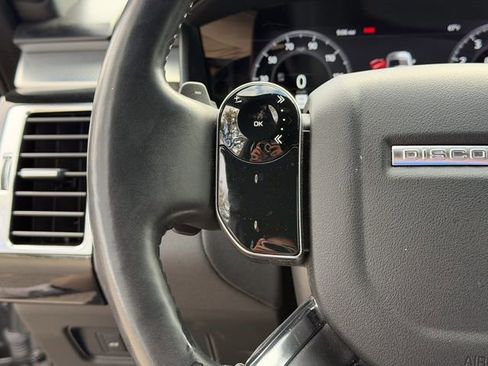 Used 2020 Land Rover Discovery Landmark image 10