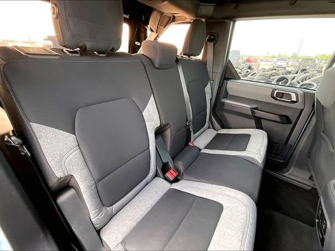 Used 2022 Ford Bronco Big Bend w/ Sasquatch Package AWD/4WD image 22
