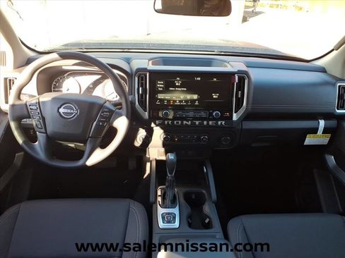 Certified 2026 Nissan Frontier SV w/ Tow Package AWD/4WD image 11