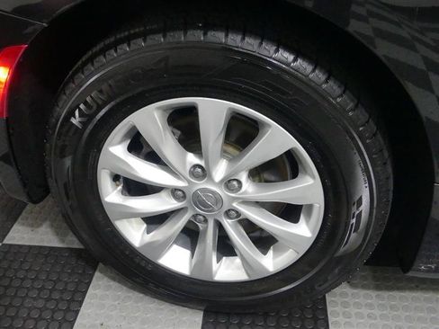 Used 2018 Chrysler Pacifica Touring-L Plus FWD image 14