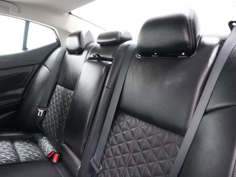 Used 2016 Nissan Maxima Platinum w/ Interior Lighting Package image 12