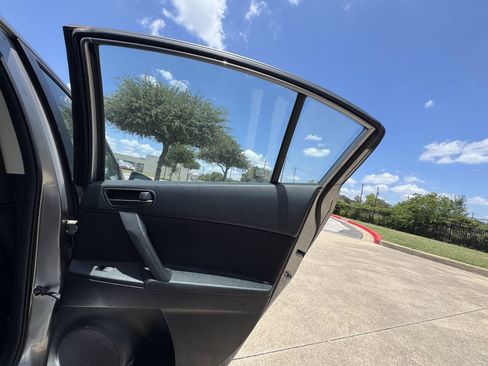 Used 2010 MAZDA MAZDA3 i Sport FWD image 13