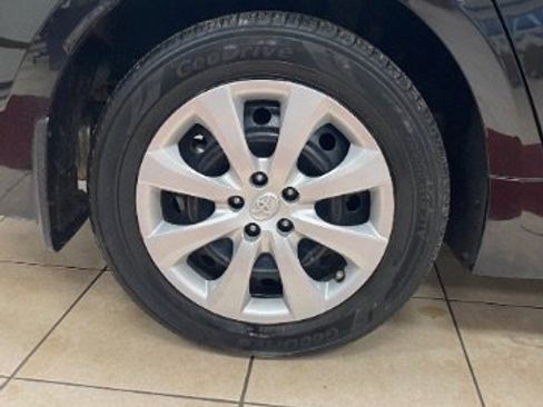 Used 2022 Toyota Corolla LE image 18