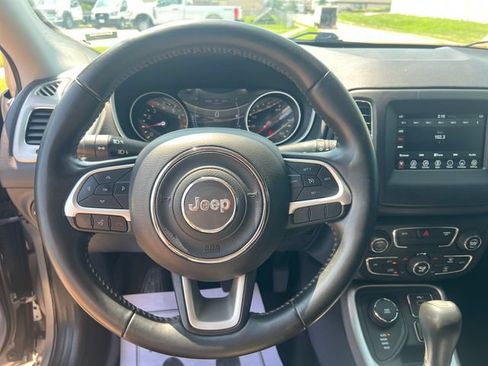 Used 2019 Jeep Compass Latitude AWD/4WD image 15