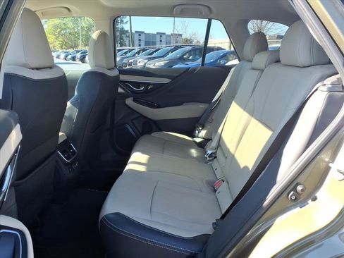 Used 2021 Subaru Outback Limited w/ Popular Package #2 image 4