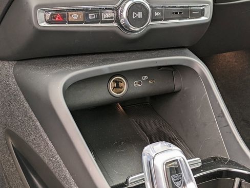 Certified 2023 Volvo XC40 B5 Plus w/ Driver Assist Package image 19