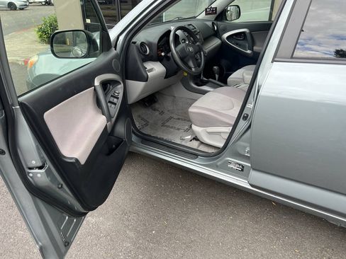 Used 2007 Toyota RAV4 2WD V6 image 7
