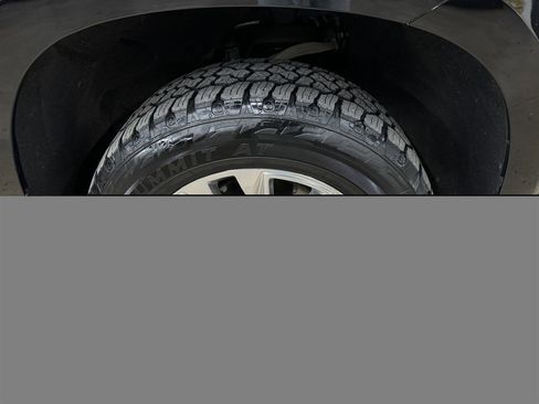 Used 2020 Chevrolet Silverado 1500 LTZ w/ LTZ Premium Package image 18