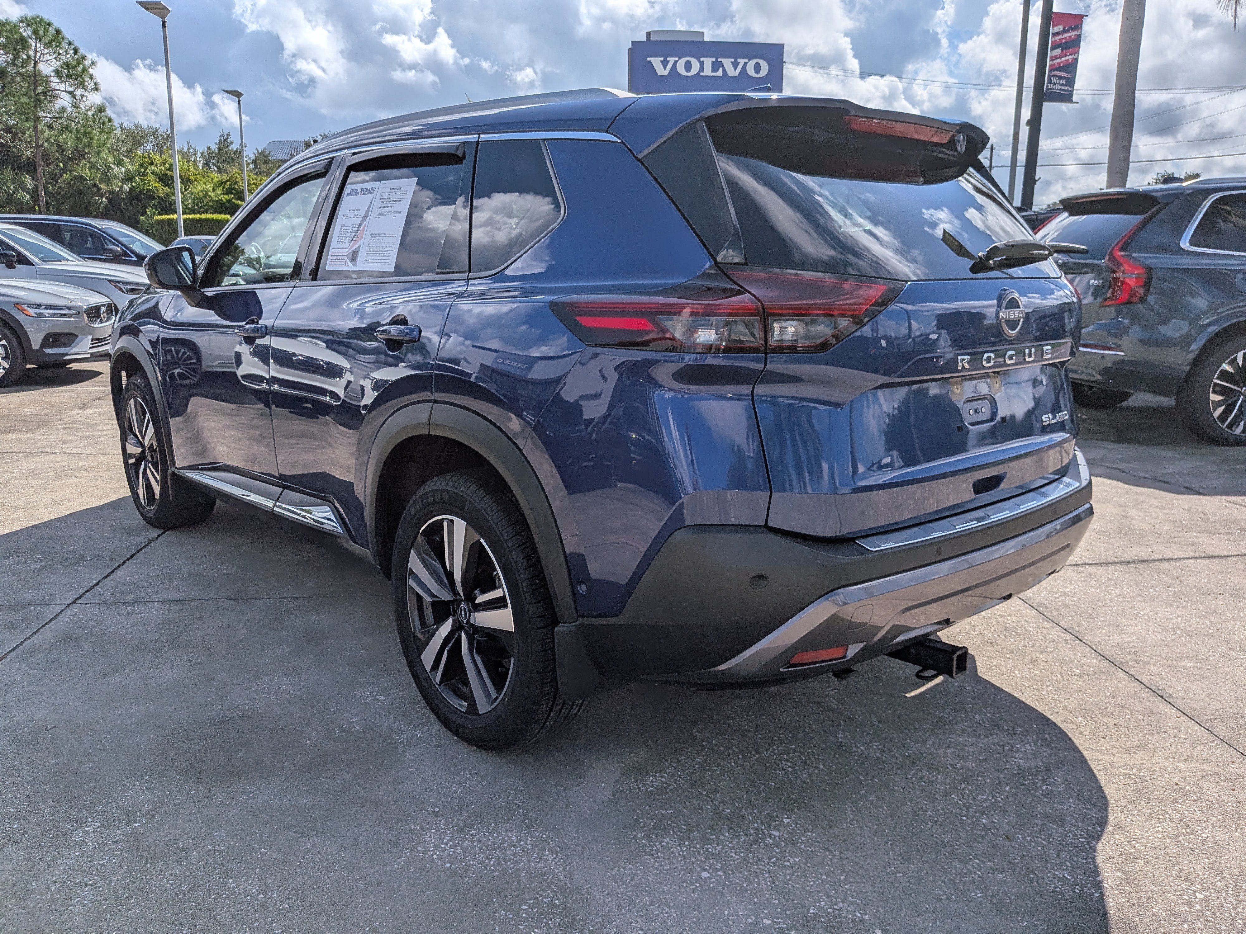 Used 2023 Nissan Rogue SL w/ SL Premium Package AWD/4WD image 6