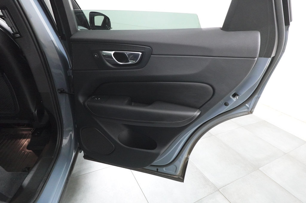 Used 2023 Volvo XC60 B5 Ultimate w/ Climate Package AWD/4WD image 28
