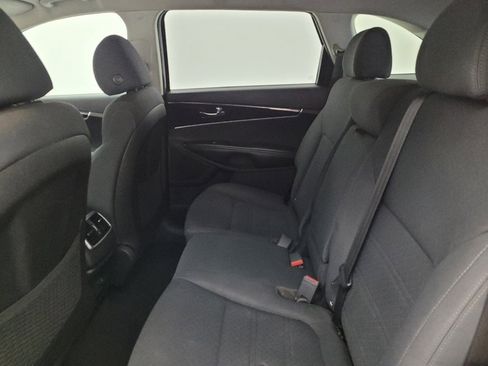 Used 2020 Kia Sorento LX AWD/4WD image 18