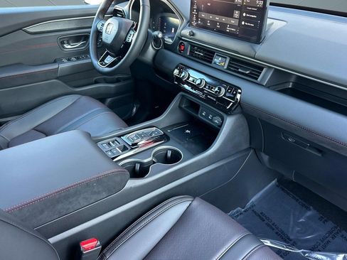 New 2026 Honda Pilot Black Edition image 27