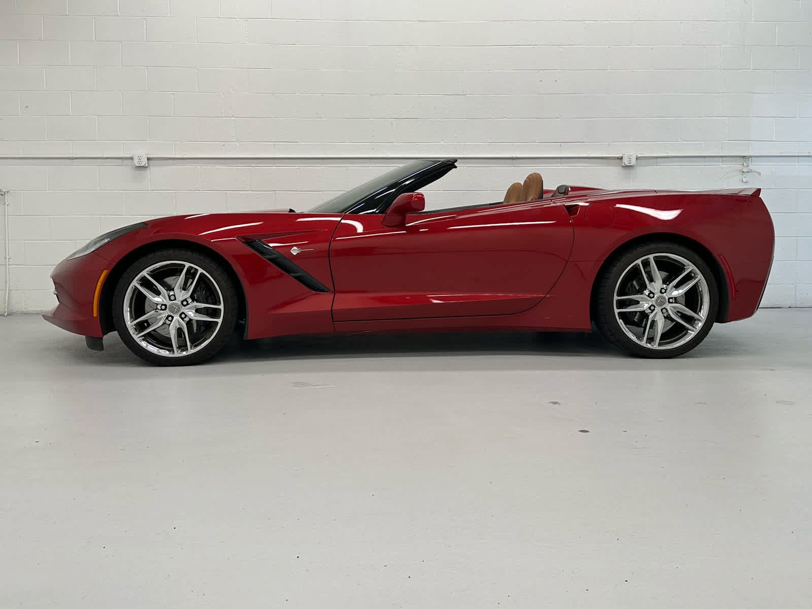 Used 2015 Chevrolet Corvette Stingray Convertible w/ 3LT Preferred Equipment Group RWD image 3