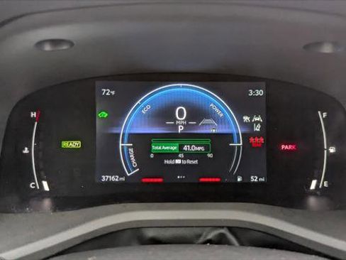 Used 2025 Toyota Camry LE image 28