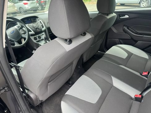 Used 2014 Ford Focus SE w/ SE Sport Package FWD image 18