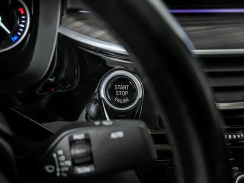 Used 2017 BMW 530i xDrive image 27