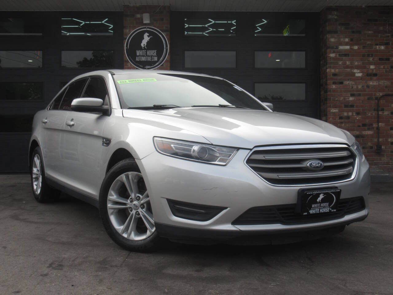 Used 2018 Ford Taurus SEL w/ Equipment Group 201A AWD/4WD image 1