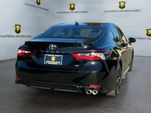 Used 2023 Toyota Camry SE FWD image 5