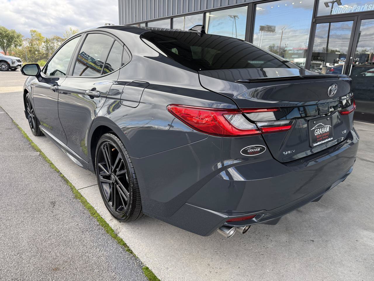 Used 2025 Toyota Camry XSE FWD image 6