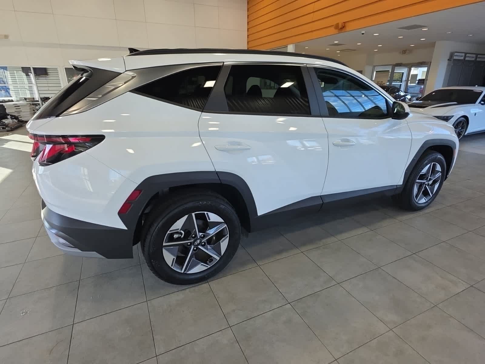 Used 2025 Hyundai Tucson SEL AWD/4WD image 7