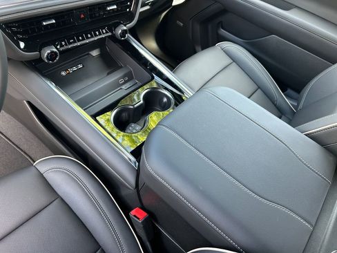 New 2025 Chevrolet Suburban Premier w/ Sun And Tow Package image 20