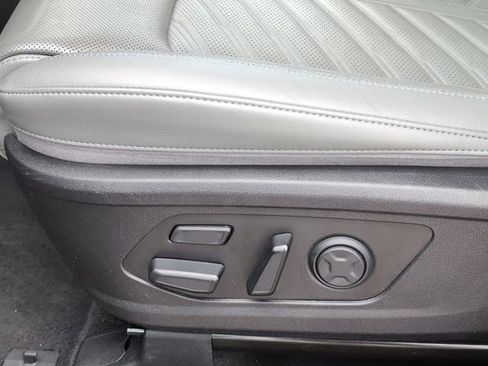 Used 2024 Kia Sorento SX Prestige w/ Sage Leather Package AWD/4WD image 14