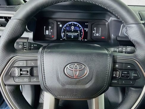 New 2026 Toyota 4Runner SR5 AWD/4WD image 15