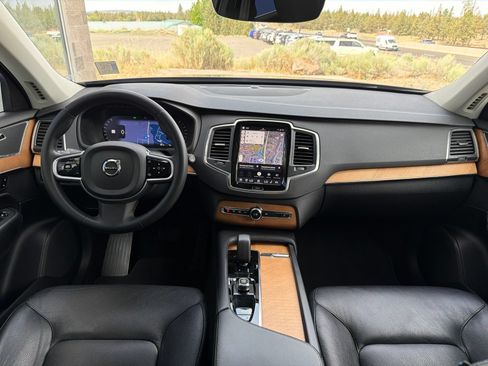 Used 2023 Volvo XC90 B6 Core w/ Protection Package Premier AWD/4WD image 10