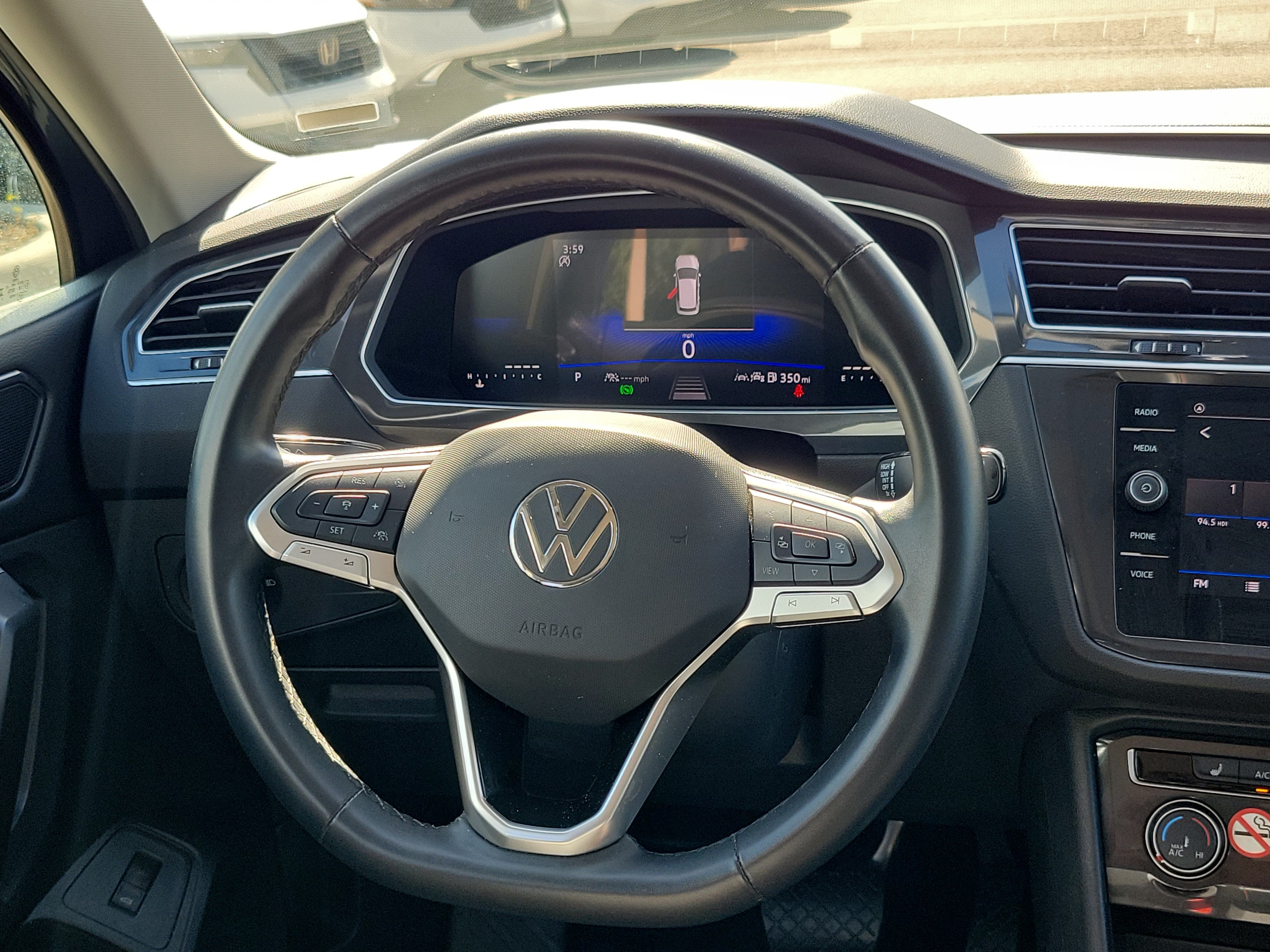 Used 2024 Volkswagen Tiguan SE FWD image 18