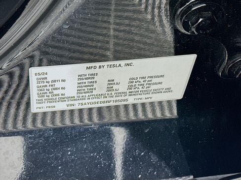 Used 2024 Tesla Model Y Long Range RWD image 12