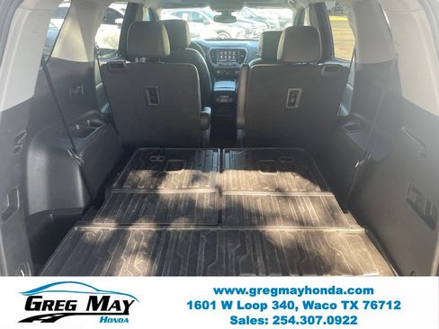 Used 2023 GMC Acadia AT4 w/ Technology Package AWD/4WD image 28
