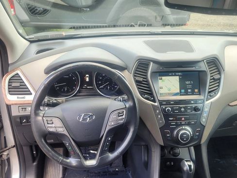 Used 2017 Hyundai Santa Fe Limited AWD/4WD image 18
