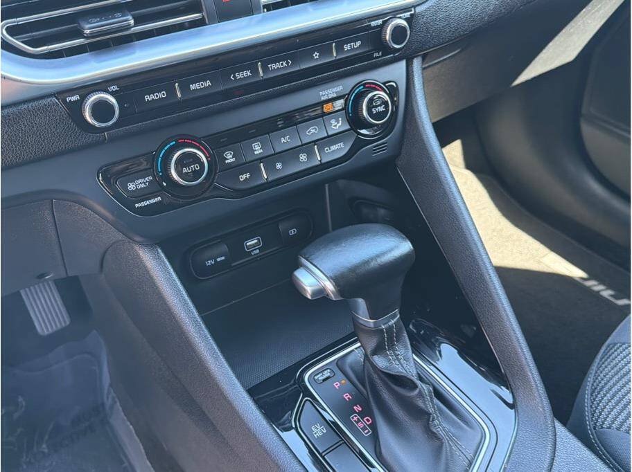 Used 2022 Kia Niro LXS FWD image 14