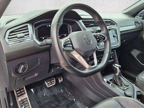 Used 2023 Volkswagen Tiguan SEL R-Line AWD/4WD image 10