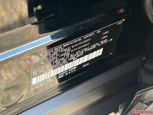 Certified 2025 Toyota RAV4 XLE AWD/4WD image 33