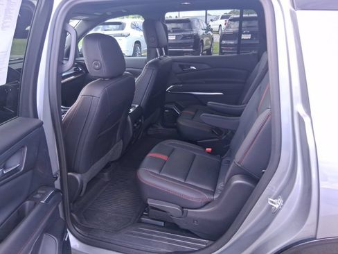 Used 2024 Chevrolet Traverse RS w/ LPO, Floor Liner Package AWD/4WD image 20