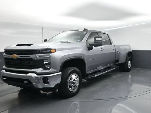 Used 2025 Chevrolet Silverado 3500 LT w/ All Star Edition AWD/4WD image 4