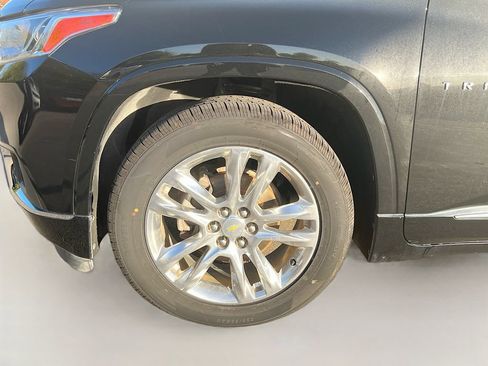 Used 2018 Chevrolet Traverse High Country w/ LPO, Cargo Package AWD/4WD image 33