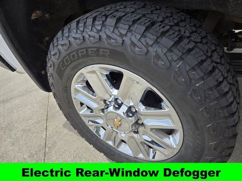 Used 2024 Chevrolet Silverado 2500 High Country w/ Z71 Off-Road Package image 13