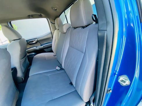 Used 2016 Toyota Tacoma TRD Sport RWD image 30