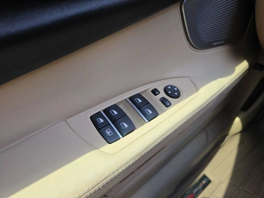 Used 2015 BMW 750Li RWD image 24