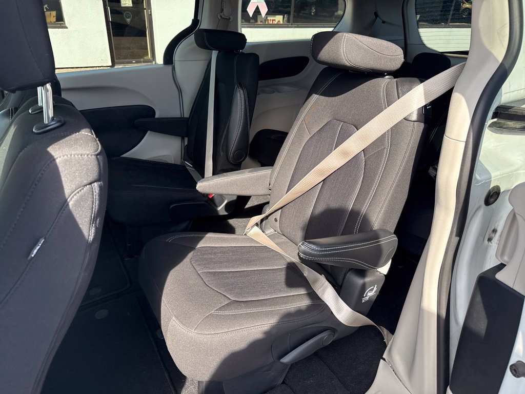 Used 2024 Chrysler Voyager LX FWD image 34