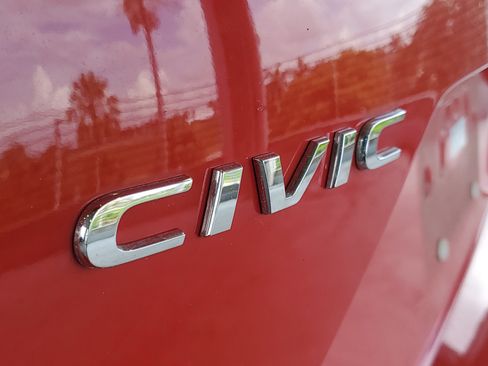 Used 2019 Honda Civic Sport image 5