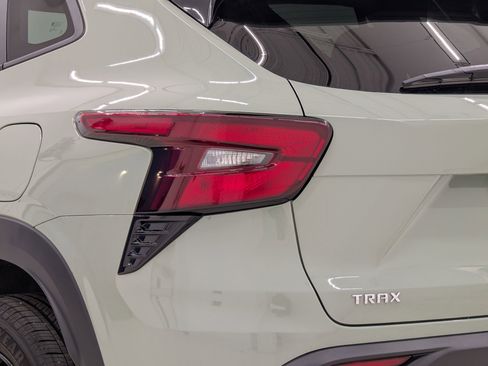 Used 2024 Chevrolet Trax ACTIV w/ Sunroof Package image 13