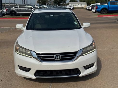 Used 2015 Honda Accord Touring image 2