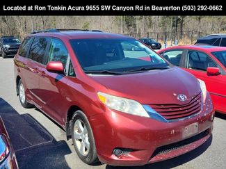 Used 2017 Toyota Sienna LE video 1