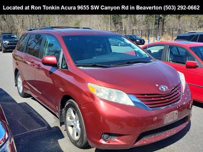Used 2017 Toyota Sienna LE