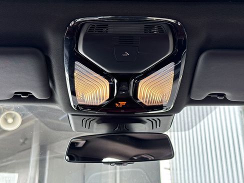 Used 2023 BMW 330i Sedan w/ Premium Package image 47