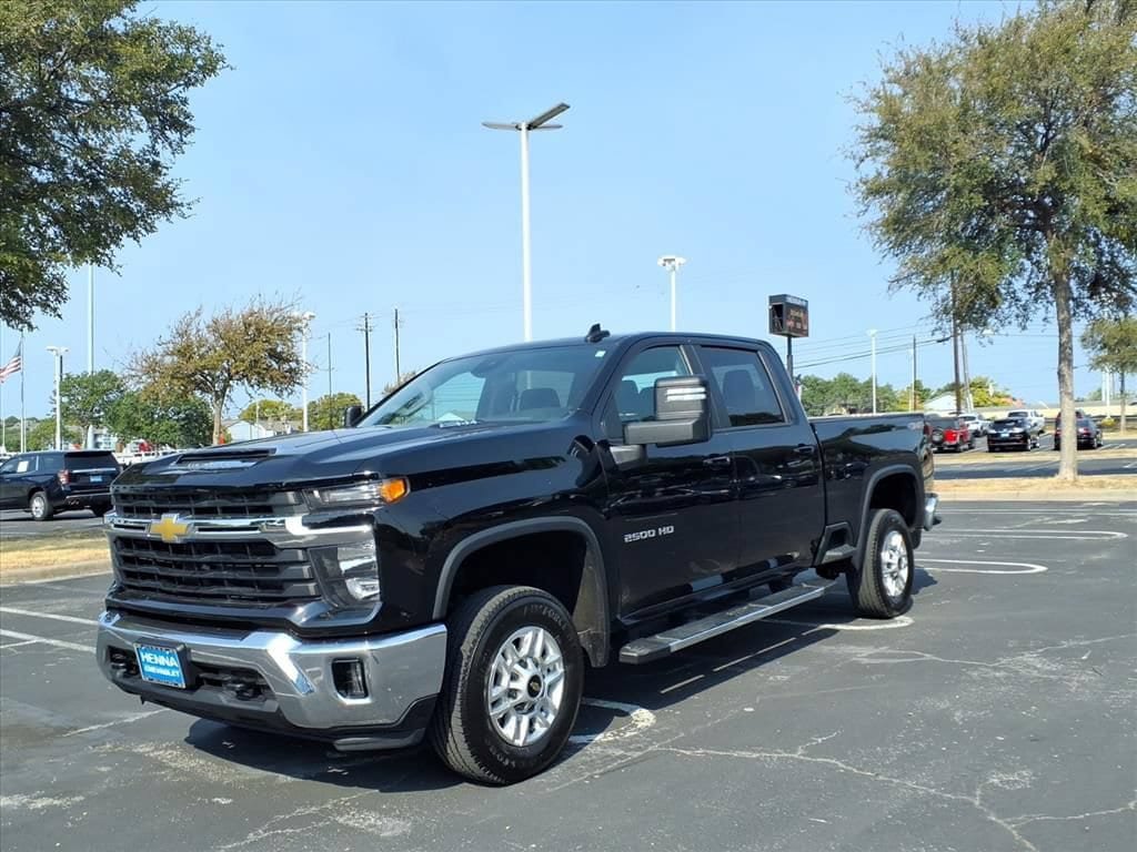 Used 2025 Chevrolet Silverado 2500 LT w/ Convenience Package AWD/4WD image 12